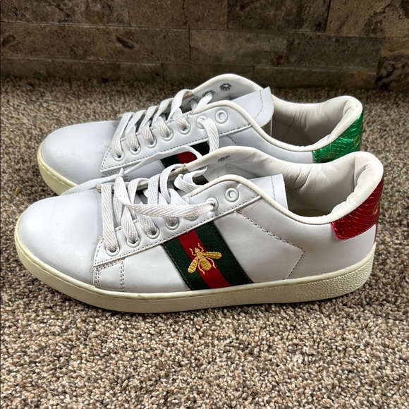 Gucci Sneakers fits like Women’s Size 9 - Picture 1 of 8